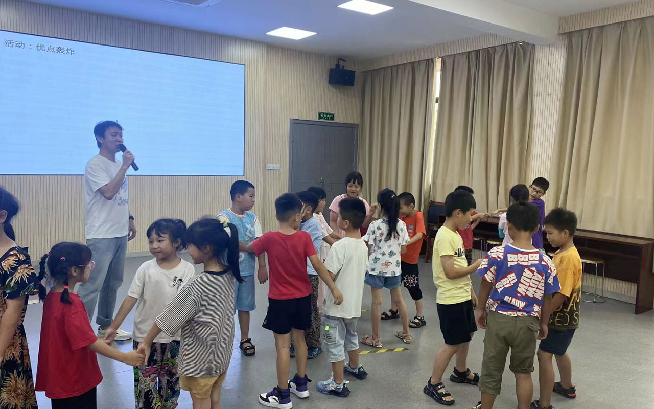 龙陵龙观乡中心学校